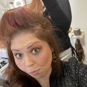 Meet your Posher, Dana